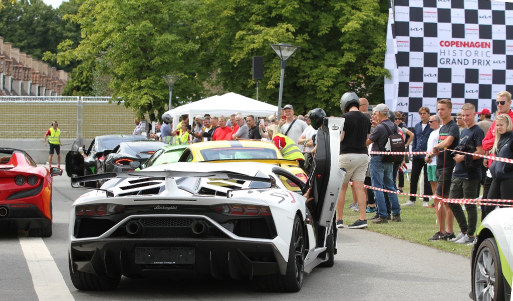 Race for Riget er en unik mulighed for at komme ud og køre banen rundt i høj fart med en kendt racerkører, og pengene der køres ind lander et godt sted hos BørneUngeProgrammet på Rigshospitalet
(Foto: Motorsporten.dk)